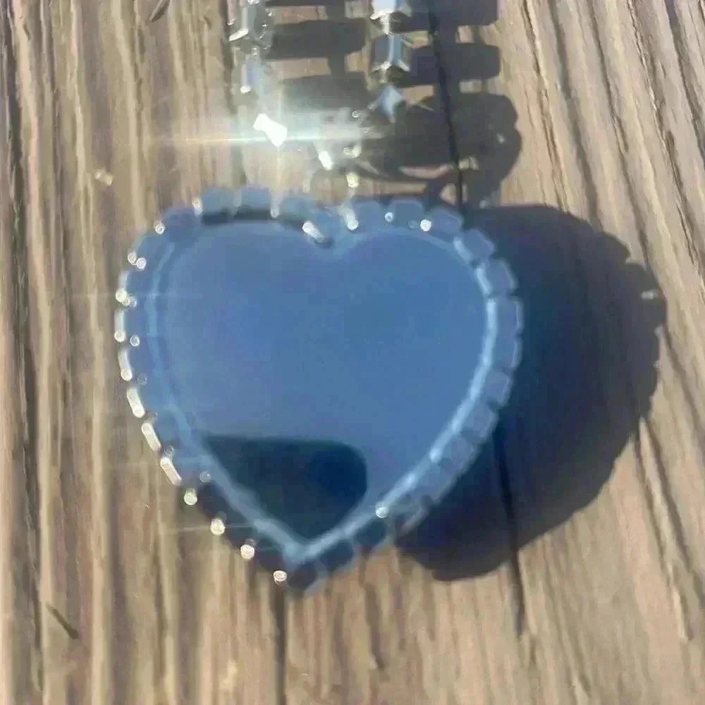 Rhinestone costume, jewelry, beautiful heart. - Picture 6 of 8